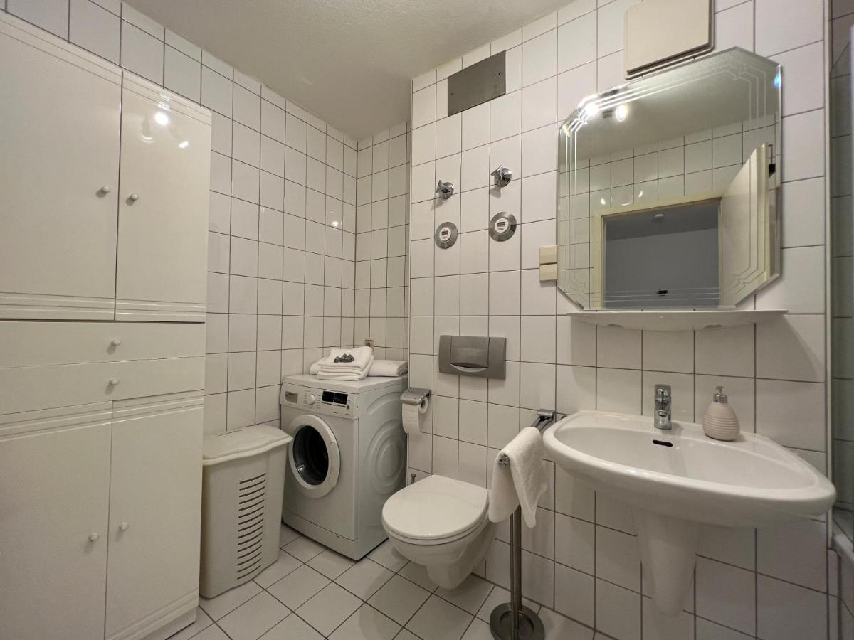 Maisonette Penthouse Fuer 8 Personen By Rabe - Free Netflix & Kostenloser Parkplatz & Grosse Terrasse Karlsruhe Exterior foto