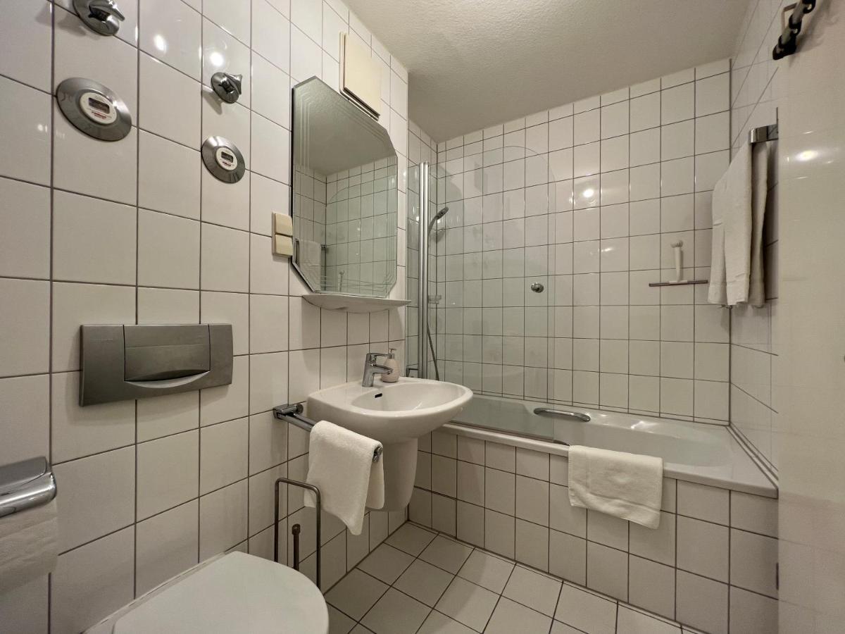 Maisonette Penthouse Fuer 8 Personen By Rabe - Free Netflix & Kostenloser Parkplatz & Grosse Terrasse Karlsruhe Exterior foto