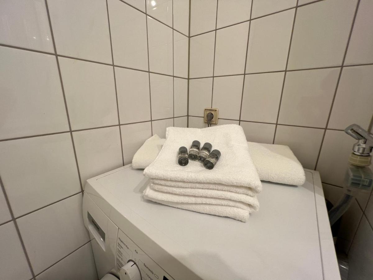 Maisonette Penthouse Fuer 8 Personen By Rabe - Free Netflix & Kostenloser Parkplatz & Grosse Terrasse Karlsruhe Exterior foto